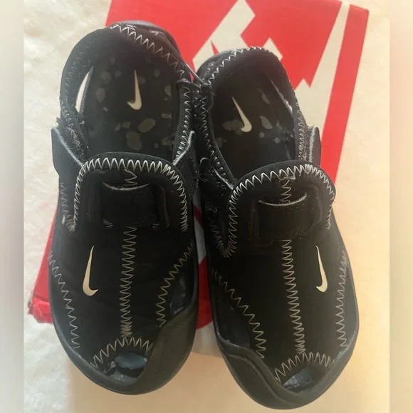 Nike Black Kids Water Shoes with White Swoosh - Picture 4 of 7